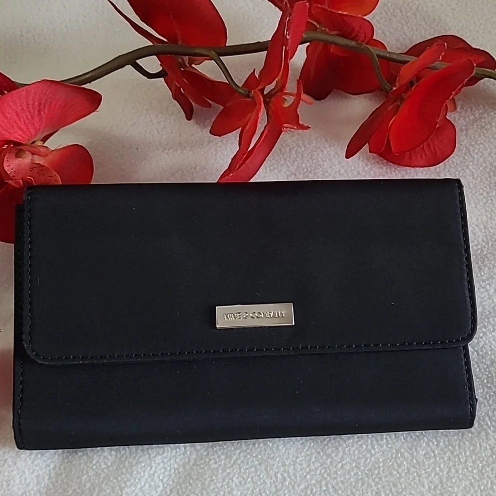 NEW Vintage Nine & Company Trifold Wallet Multi Compartment Snap Zip Expand